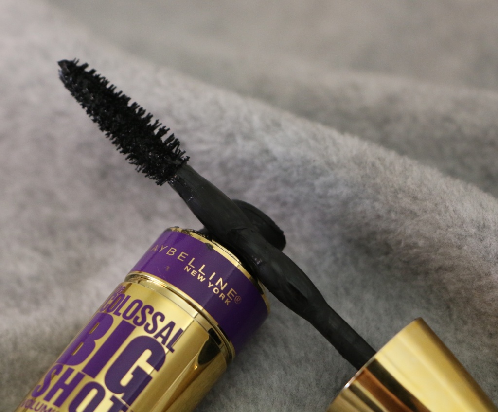MÁSCARA DE CÍLIOS THE COLOSSAL BIG SHOT MAYBELLINE