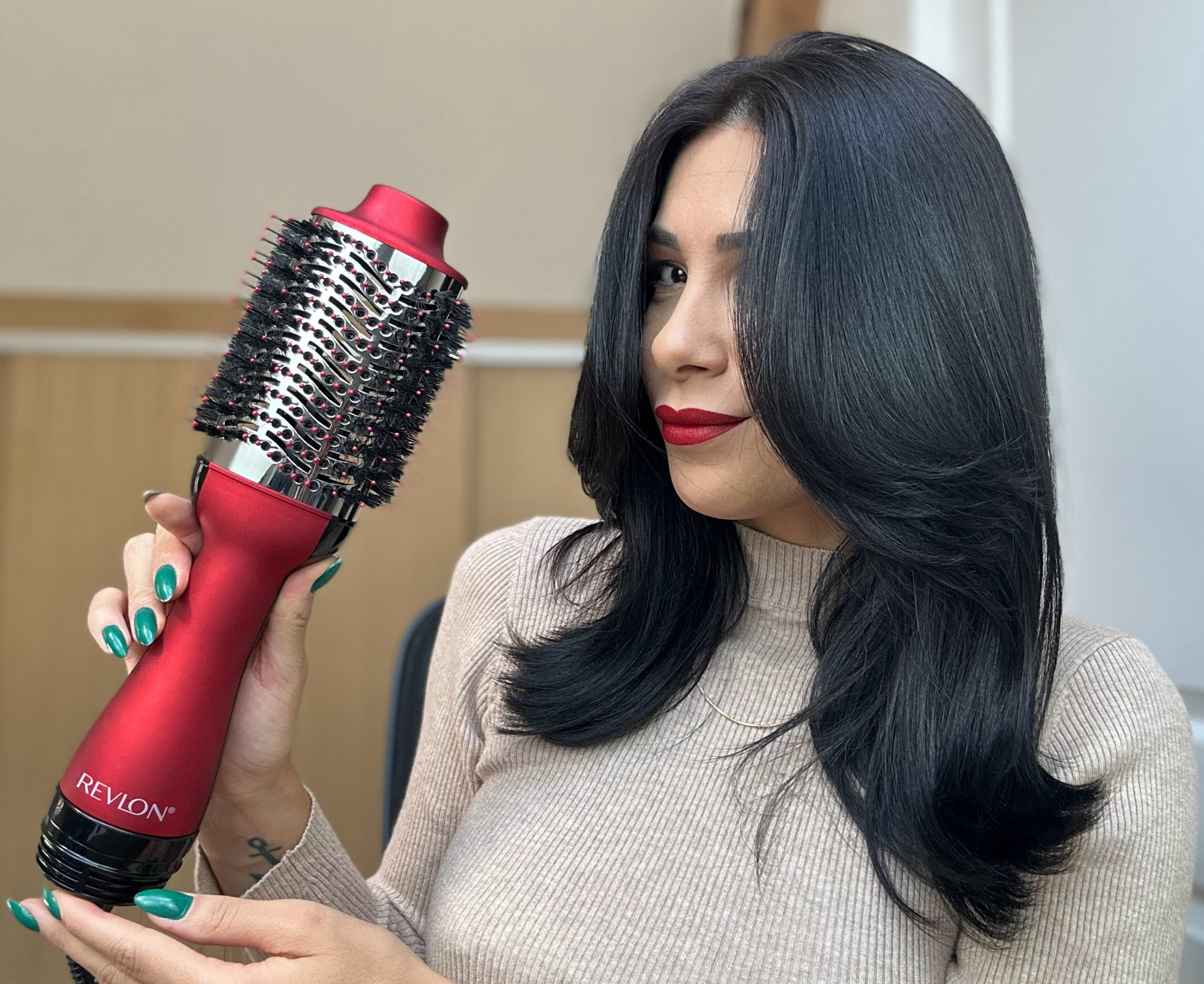 Escova Secadora Revlon One-Step volumizer Titanium